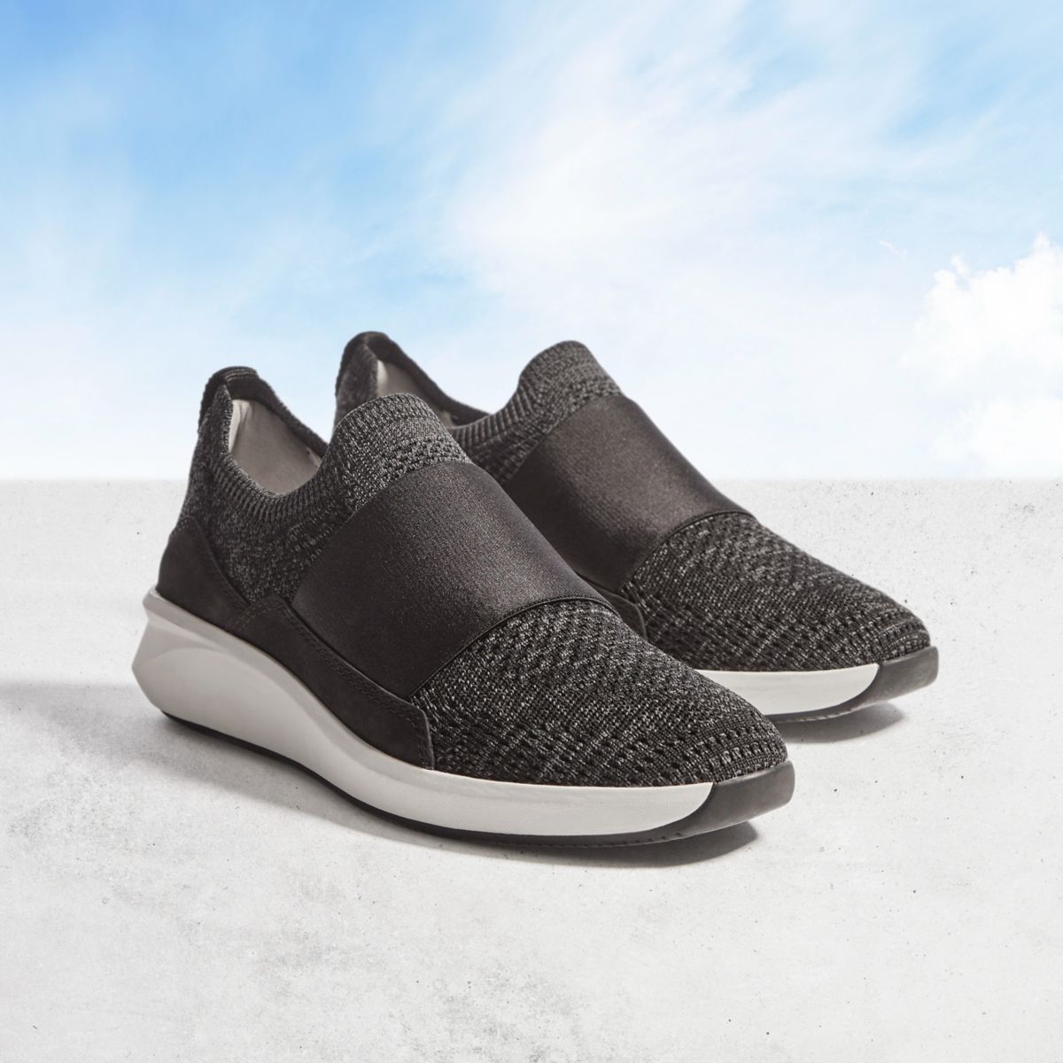 Slip On Clarks Un Rio Knit Mujer Negras | 59327020